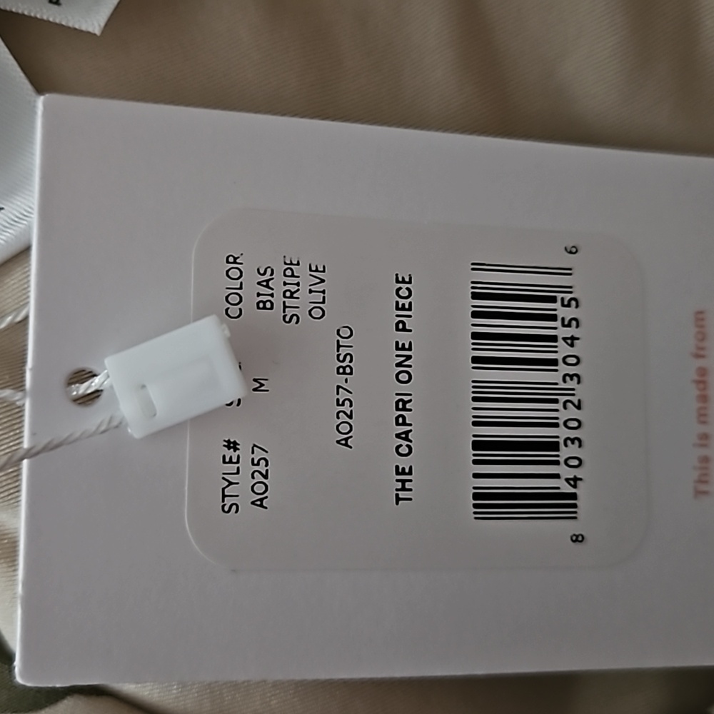 *NWT* Andie The Capri One Piece Swimsuit - Picture 11 of 13